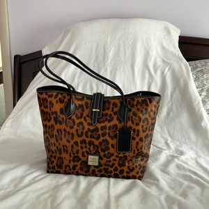 Dooney & Bourke  Shoulder Handbag